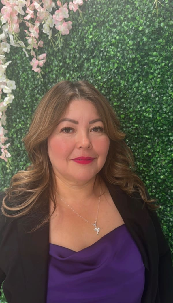 Yolanda Espinoza, Stylist at Creative Hair & Spa